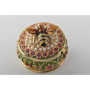 Trinket box with bee by Keren Kopal