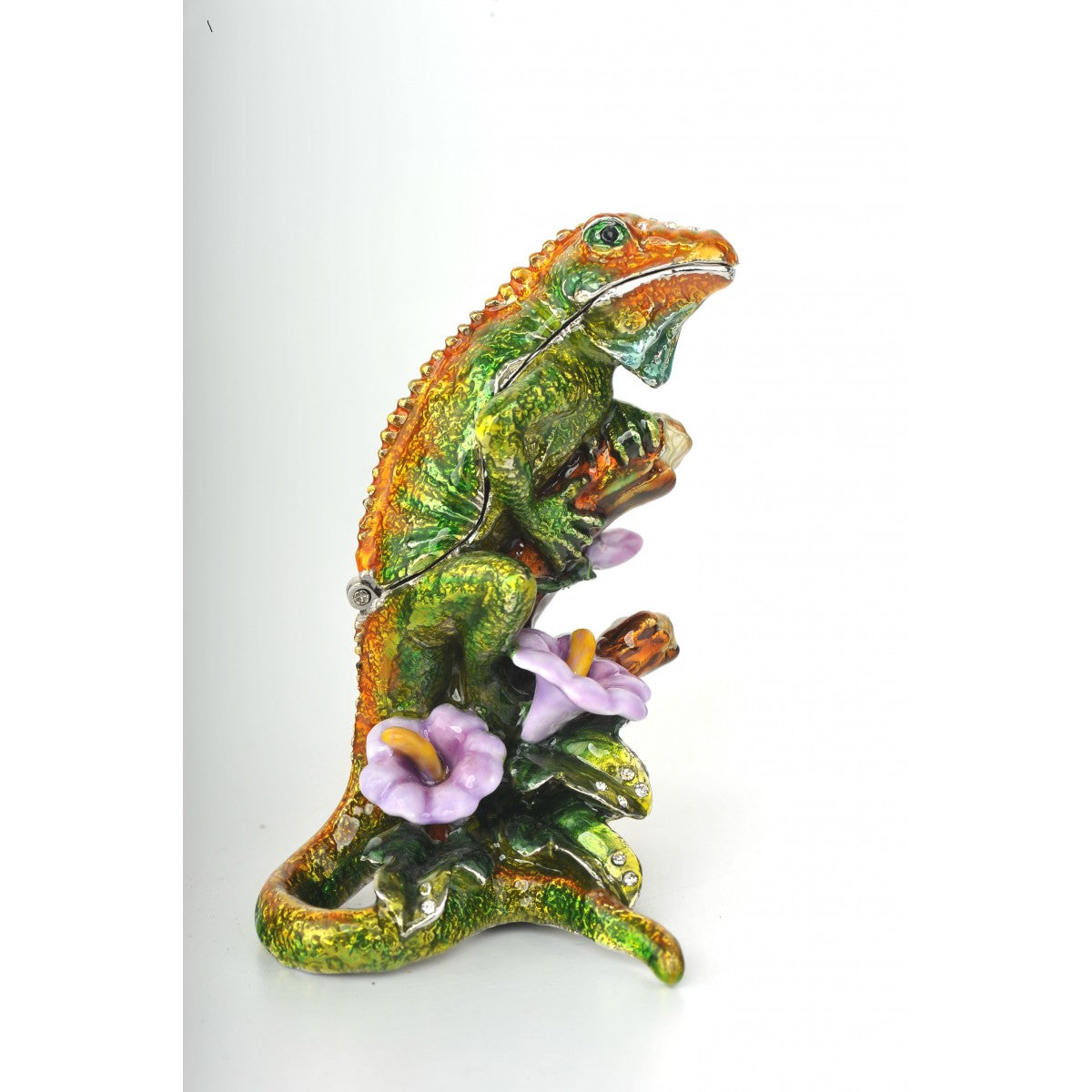 Green lizard by Keren Kopal