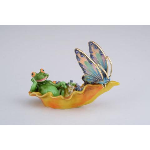 Frog and a Butterfly in a Shell Trinket Box by Keren Kopal