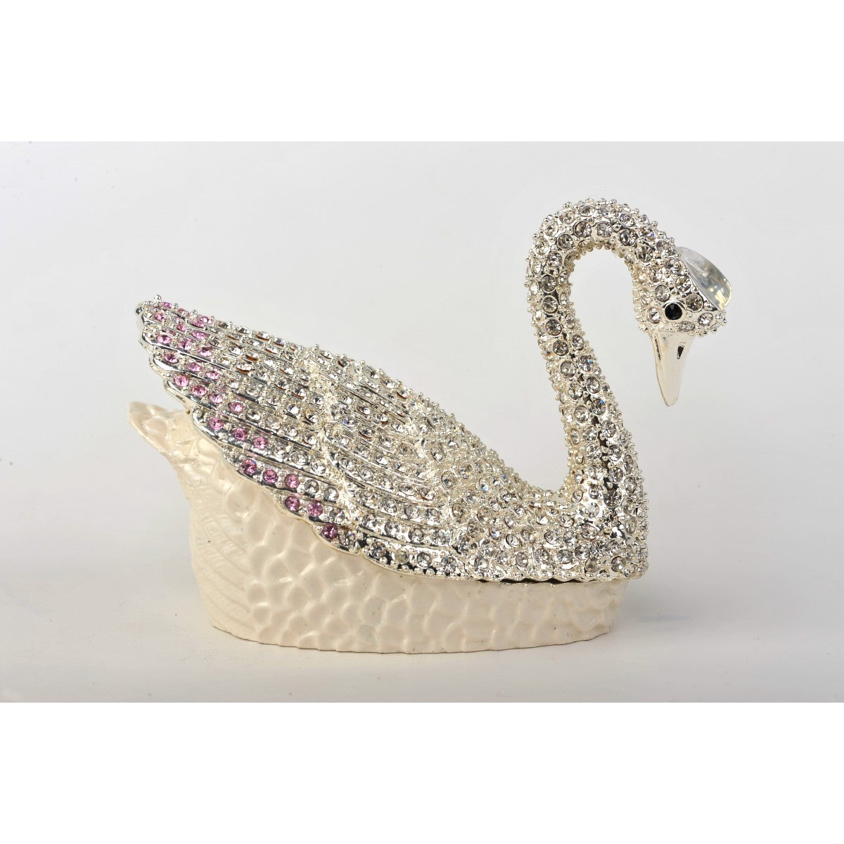Silver swan by Keren Kopal