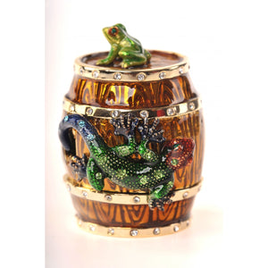 Barrel with frog and iguana by Keren Kopal