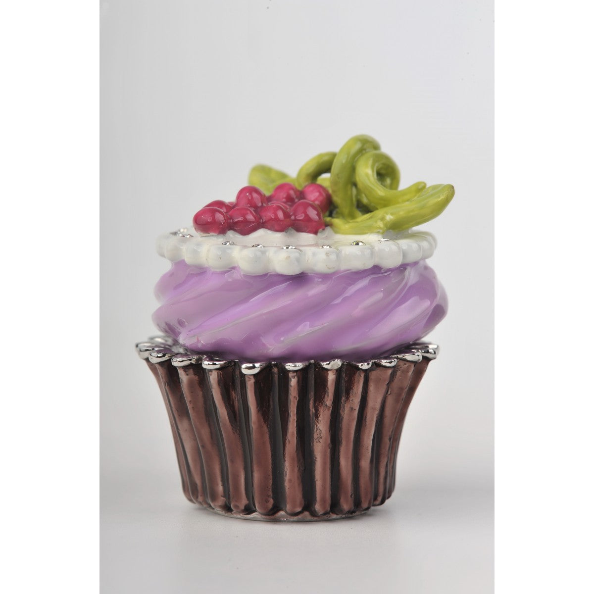 Cupcake with grapes by Keren Kopal